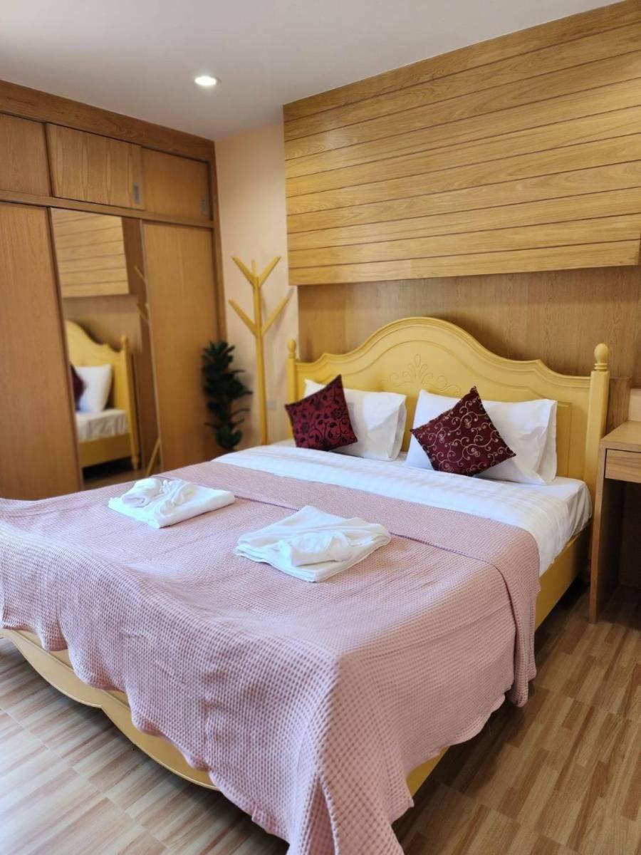 Alaita Hostel Patong Kültér fotó