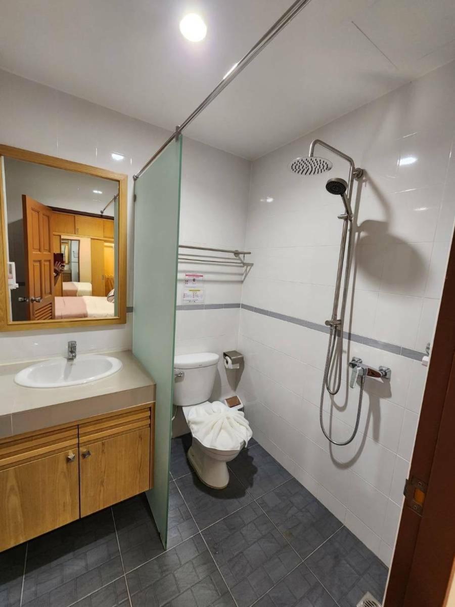 Alaita Hostel Patong Kültér fotó