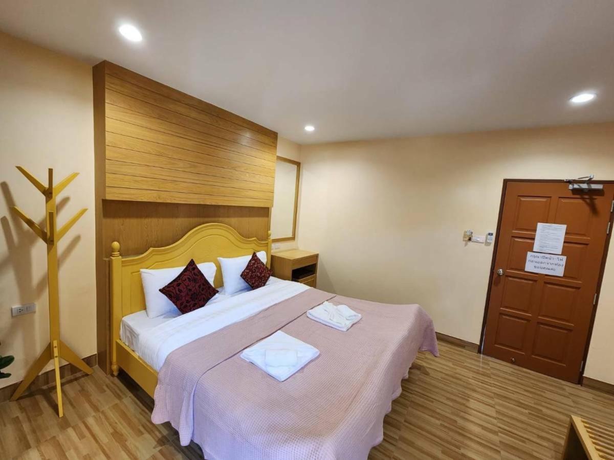 Alaita Hostel Patong Kültér fotó
