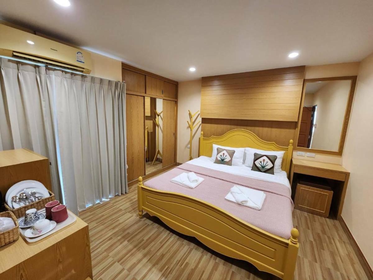 Alaita Hostel Patong Kültér fotó